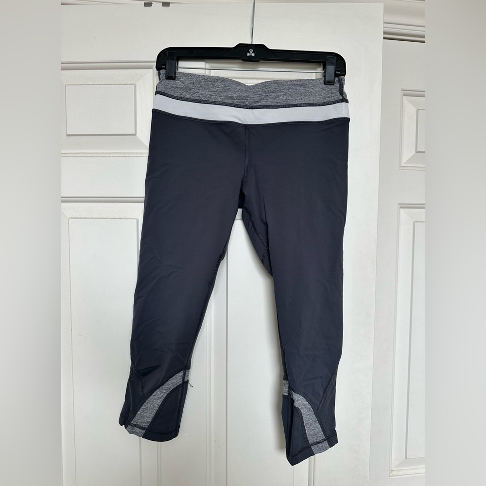 Lululemon cropped grey leggings - size 8